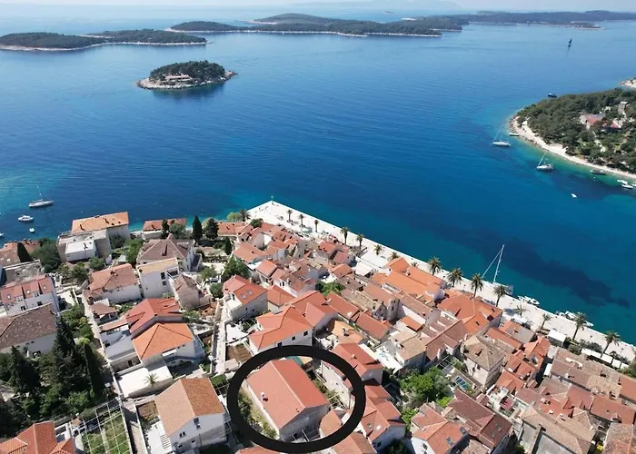 아파트 Ana 흐바르