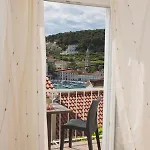 Ana Hvar Town