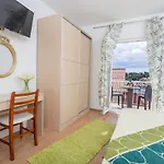 Ana Apartment *