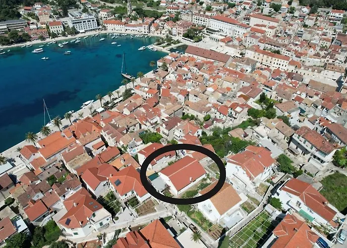 Ana Апартаменты Хвар